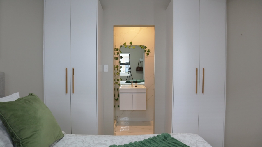 32 Bedroom Property for Sale in Table View Western Cape